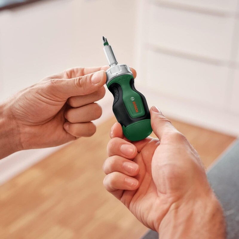 Викрутка Bosch з тріскачкою, 6 насадок PZ,PH,SL,TX,HEX, рукоятка TPR (1.600.A03.2UY)