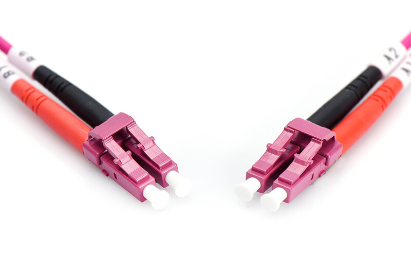 Оптический патч-корд Digitus LC/UPC-LC/UPC, 50/125, MM, OM4, duplex, 7 м (DK-2533-07-4)