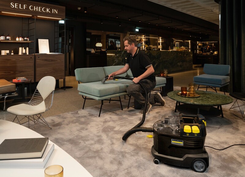 Пылесос Karcher Puzzi 8/1 Go!Further (1.100-249.0)