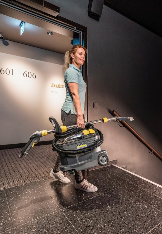 Пылесос Karcher Puzzi 8/1 Adv (1.100-241.0)