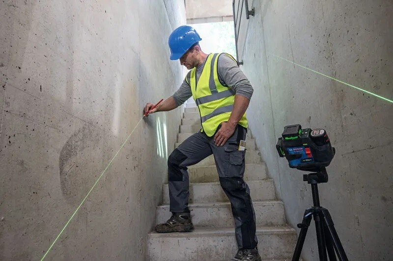 Нивелир лазерный Bosch GLL 12V-100-33 CG (0.601.065.400)