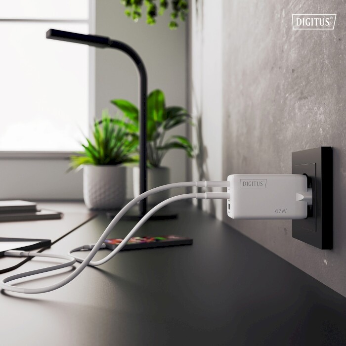 Мережевий зарядний пристрій Digitus (2USB-C, 3A, 1USB-A, 3A) 67W White (DA-10303)