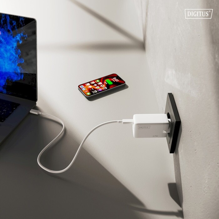 Мережевий зарядний пристрій Digitus (2USB-C, 3A, 1USB-A, 3A) 67W White (DA-10303)