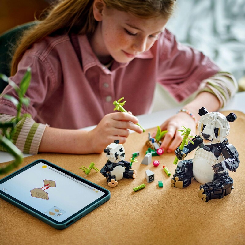 Конструктор LEGO Creator Дикие животные: пандовые (31165)