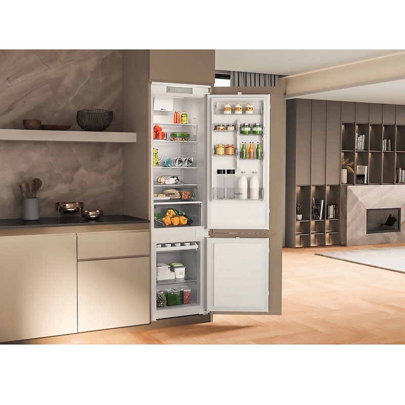 Вбудований холодильник Whirlpool WHC20D023B1 SF