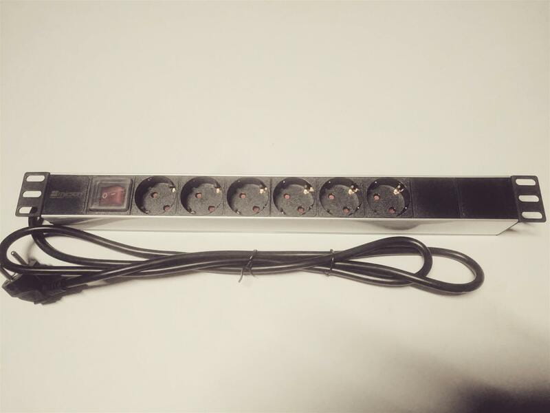 Блок розеток Mirsan 1U Group PDU 6XDIN49440 (MR.PRZ1U6O.SC)
