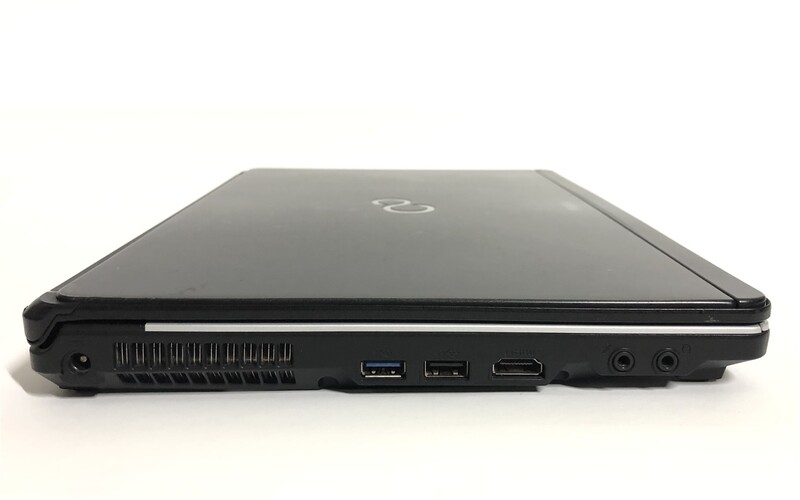 Ноутбук Fujitsu LifeBook S761 / 13.3" (1366х768) / i5-2520M / 8GB / 250GB HDD / Win10Pro - Б/у
