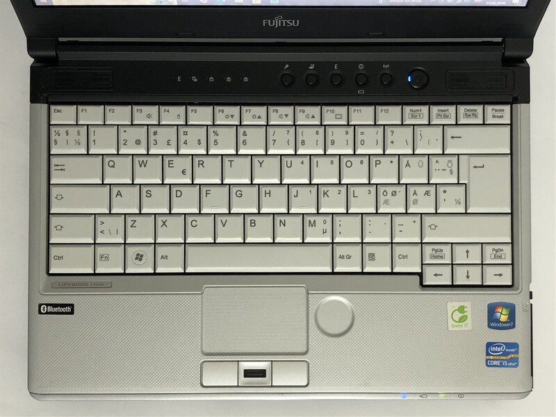 Ноутбук Fujitsu LifeBook S761 / 13.3" (1366х768) / i5-2520M / 8GB / 250GB HDD / Win10Pro - Б/у