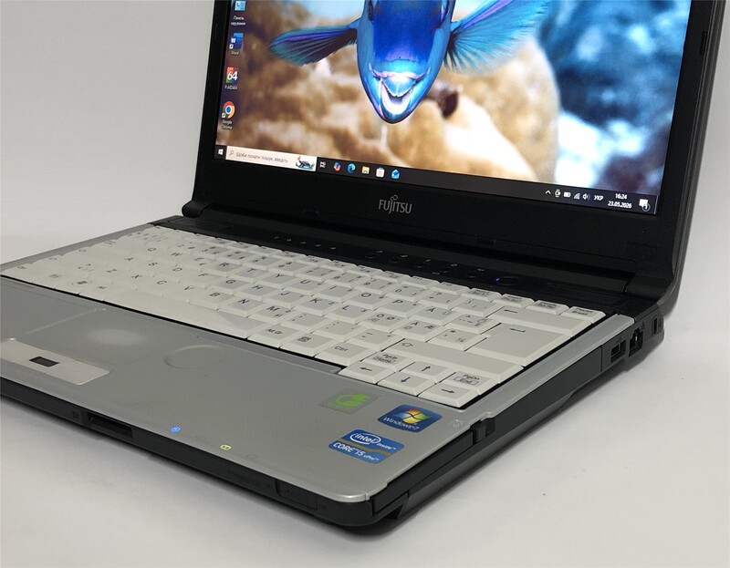 Ноутбук Fujitsu LifeBook S761 / 13.3" (1366х768) / i5-2520M / 8GB / 250GB HDD / Win10Pro - Б/у