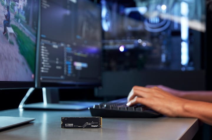 Накопитель SSD 2TB Kingston KC3000 M.2 2280 PCIe 4.0 x4 NVMe 3D TLC (SKC3000D/2048G)