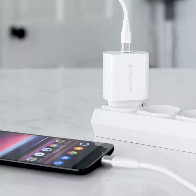 Сетевое зарядное устройство Proove Rapid 20W White (WCRP20012102) + кабель Lightning