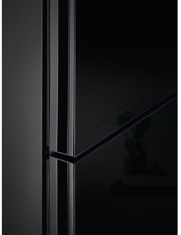 Холодильник Electrolux LNT7ME36K2