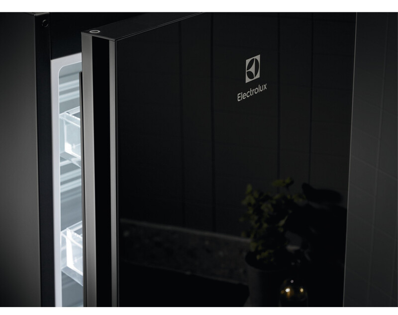 Холодильник Electrolux LNT7ME36K2