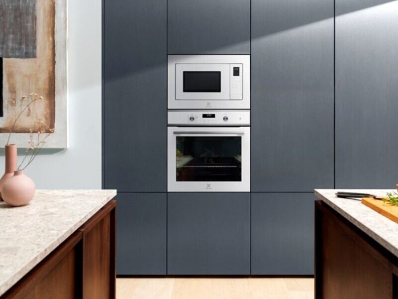 Вбудована мікрохвильова піч Electrolux LMS4253TBW