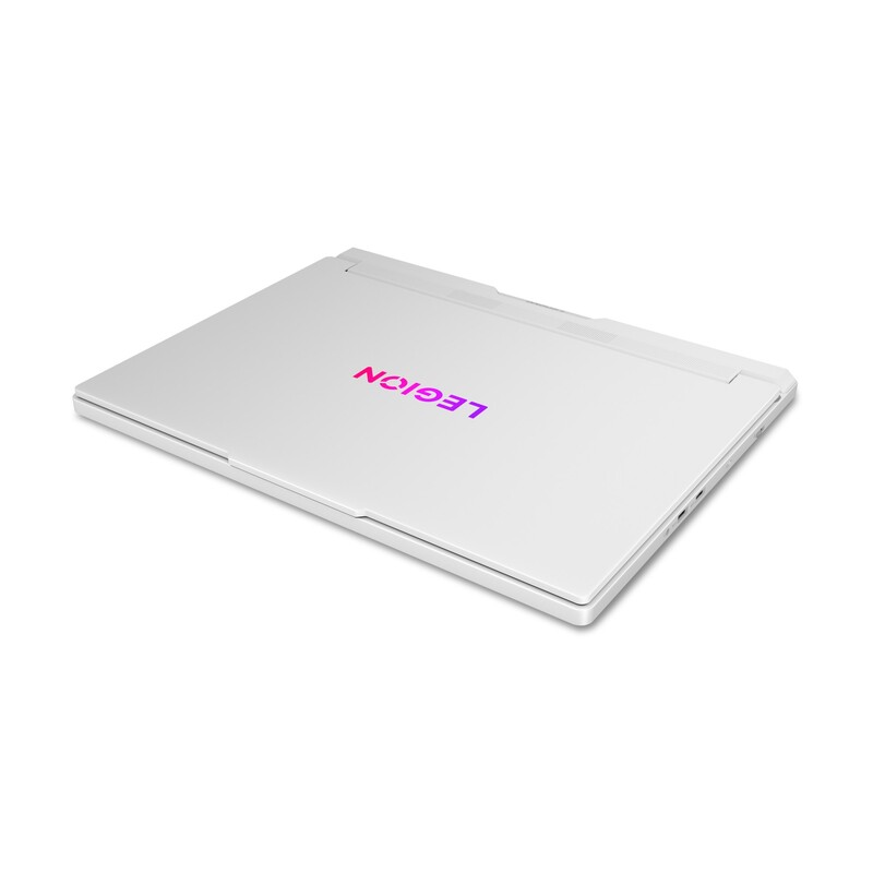 Ноутбук Lenovo Legion Pro 7 16IAX10H (83F500RJRA) Glacier White