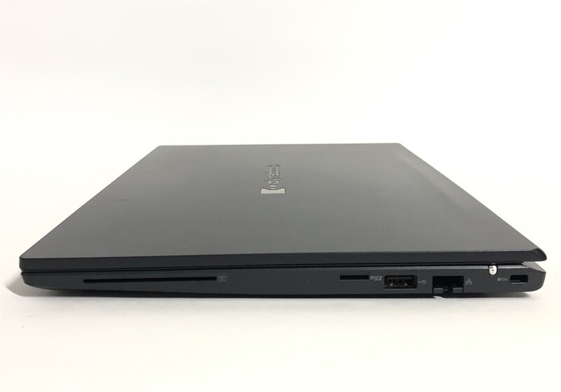 Ноутбук Toshiba Dynabook Tecra A40-K / 14" FullHD IPS / i5-1240P / 16GB / 256GB SSD / Wind11Pro / Backlight / сканер відбитка - Б/в
