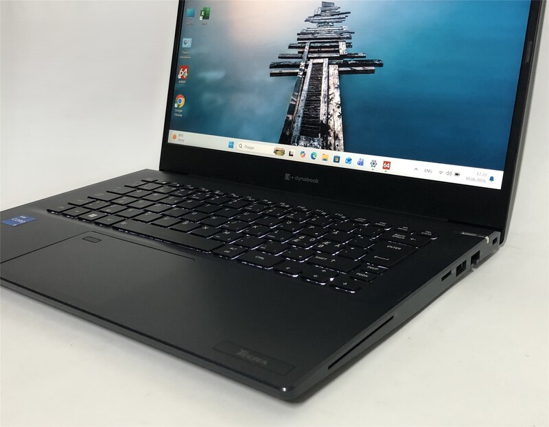 Ноутбук Toshiba Dynabook Tecra A40-K / 14" FullHD IPS / i5-1240P / 16GB / 256GB SSD / Wind11Pro / Backlight / сканер відбитка - Б/в