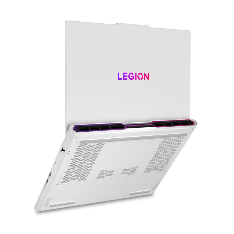 Ноутбук Lenovo Legion Pro 7 16IAX10H (83F500RHRA) Glacier White
