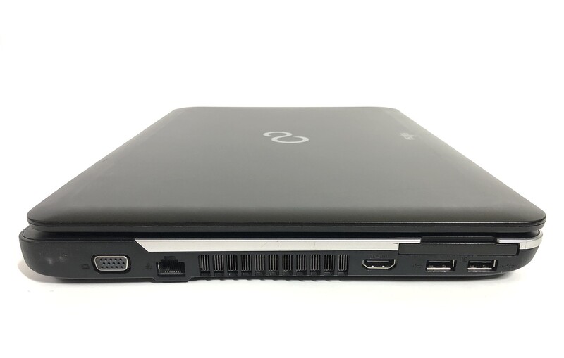 Ноутбук Fujitsu Lifebook A512 / 15.6" (1366х768) / i3-3110M / 8GB / 320GB HDD / Win10Pro - Б/в