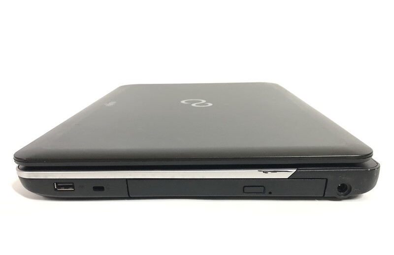 Ноутбук Fujitsu Lifebook A512 / 15.6" (1366х768) / i3-3110M / 8GB / 320GB HDD / Win10Pro - Б/в