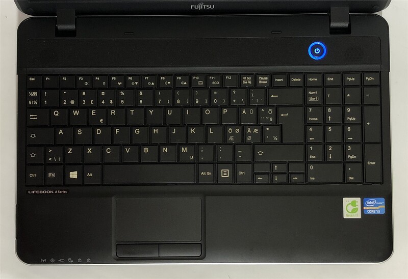 Ноутбук Fujitsu Lifebook A512 / 15.6" (1366х768) / i3-3110M / 8GB / 320GB HDD / Win10Pro - Б/в