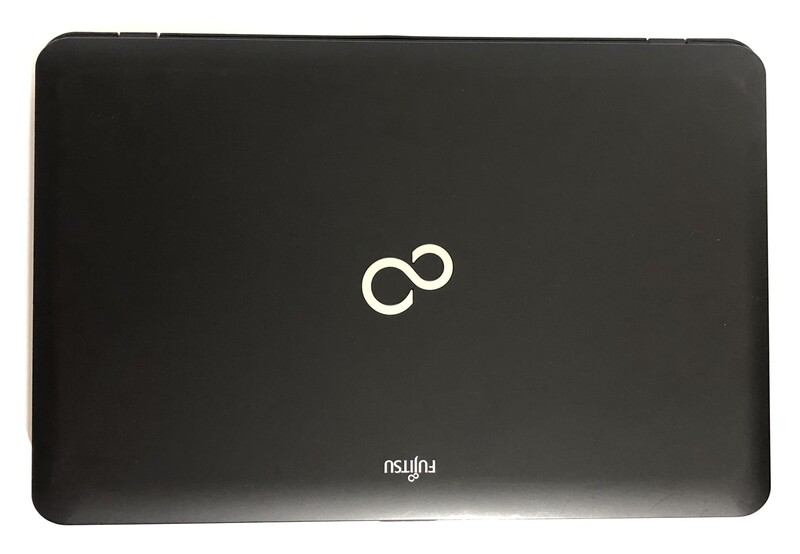 Ноутбук Fujitsu Lifebook A512 / 15.6" (1366х768) / i3-3110M / 8GB / 320GB HDD / Win10Pro - Б/в
