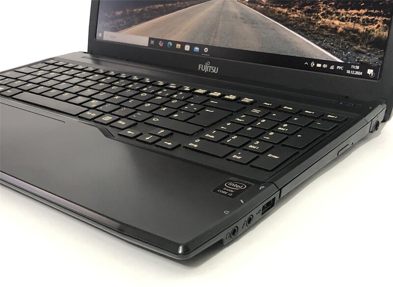 Ноутбук Fujitsu Lifebook A544 / 15.6" (1366х768) / i3-4000M / 8GB / 120GB SSD / Win10Pro - Б/в