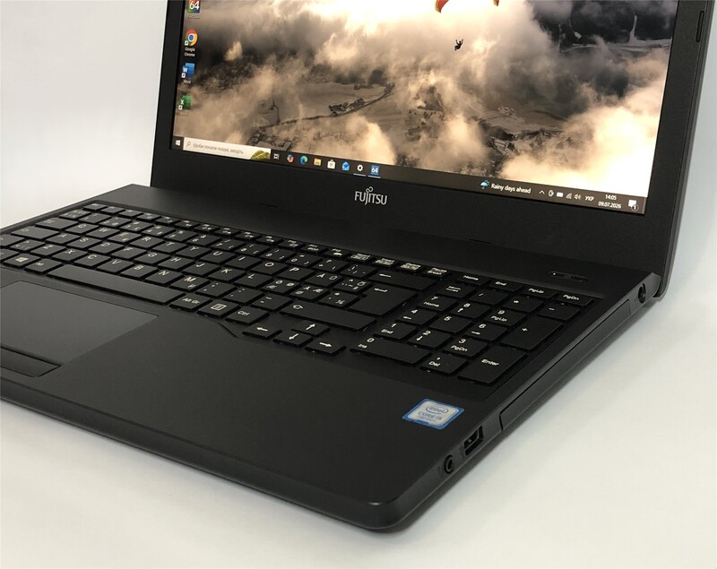 Ноутбук Fujitsu Lifebook A557 / 15.6" FullHD IPS / i5-7200U / 8GB / 160GB SSD / Win10Pro - Б/в