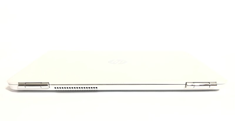 Ноутбук HP Pavilion 15-aw020no / 15.6" FullHD / AMD A6-9210 / 8GB / 256GB SSD / Win10 - Б/в