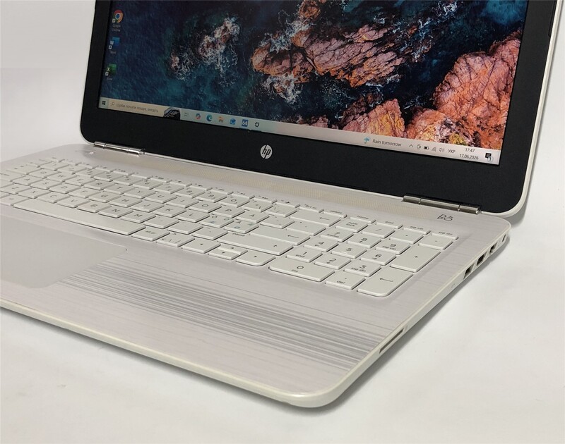 Ноутбук HP Pavilion 15-aw020no / 15.6" FullHD / AMD A6-9210 / 8GB / 256GB SSD / Win10 - Б/в
