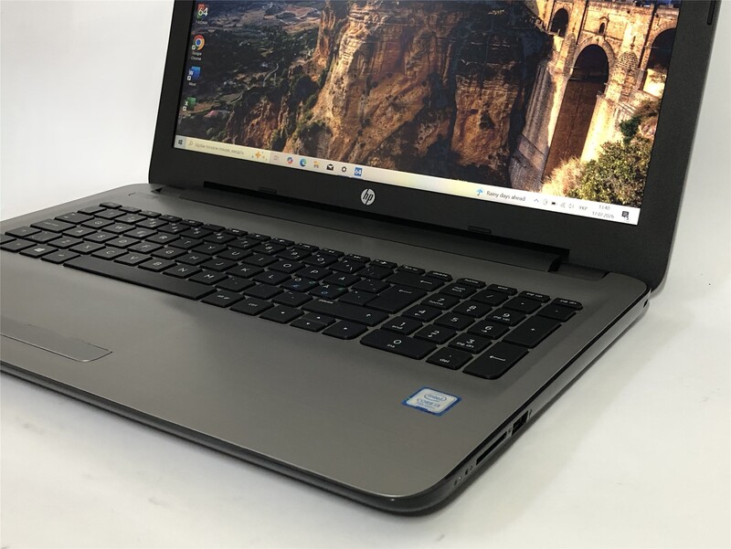 Ноутбук HP 15-ay182no / 15.6" FullHD / i3-7100U / 6GB / 128GB SSD / Win10 - Б/в