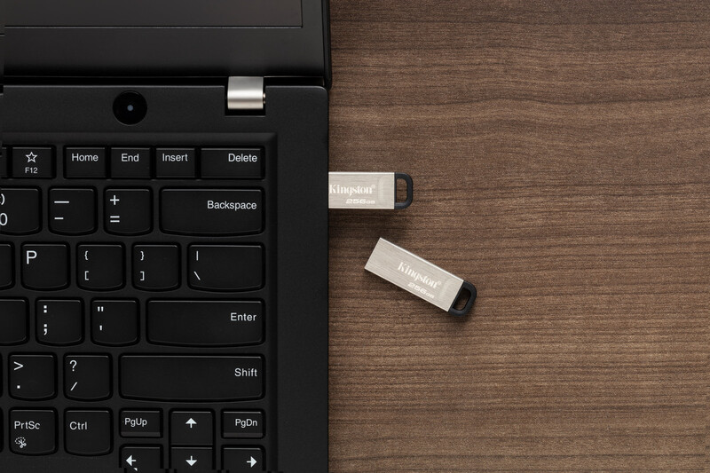 Флеш-накопитель USB3.2 64GB Kingston DataTraveler Kyson Silver/Black (DTKN/64GB)