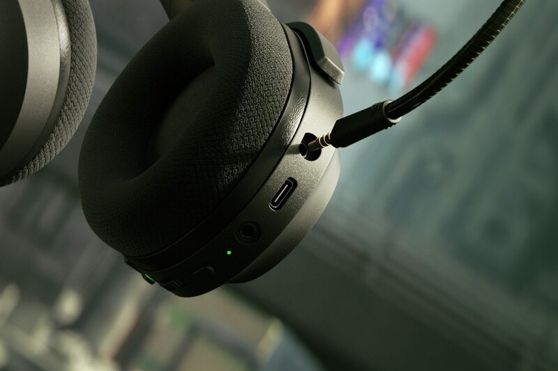 Bluetooth-гарнитура Razer Barracuda Black (RZ04-03790100-R3M1)