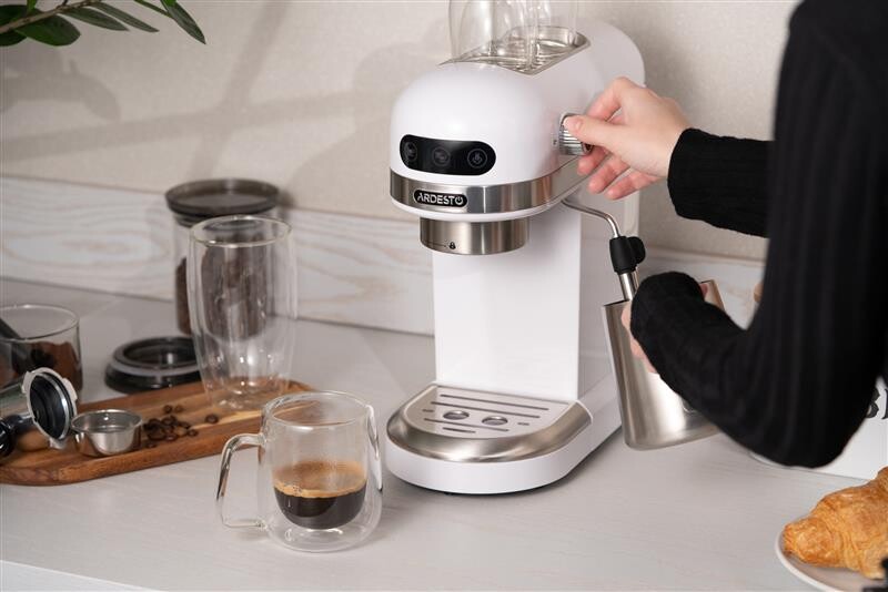 Кофеварка Ardesto YCM-E1500