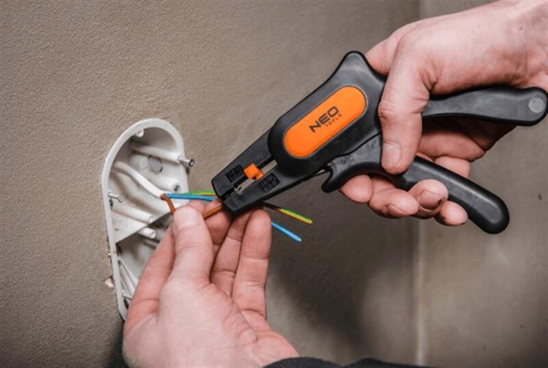 Знімач ізоляції NEO Tools ріжучі кромки сталь SK5, робочий діапазон 0.5-6 мм2 (01-519)